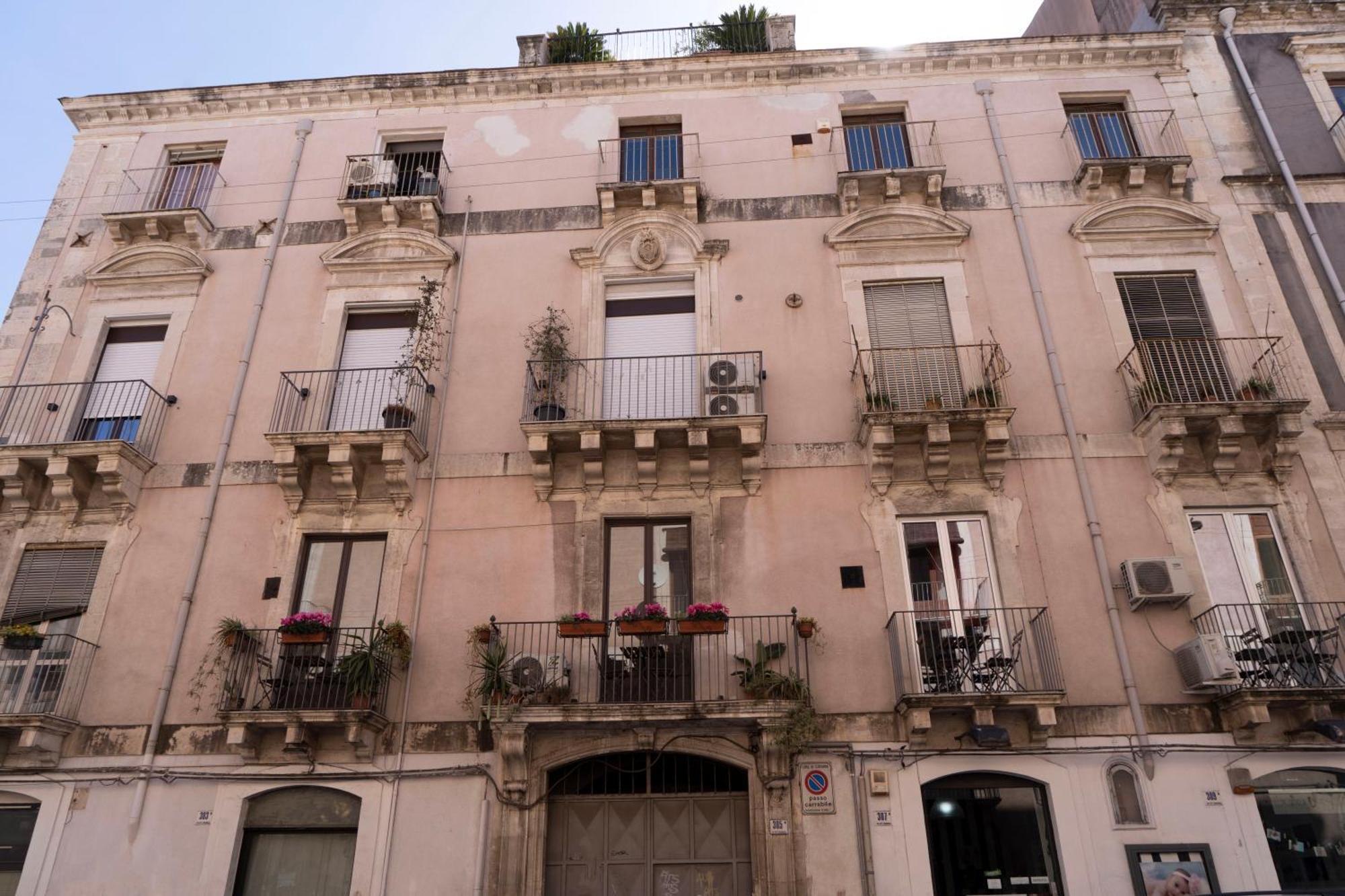Etna Timeo Central Apartment In Baroque Building Catania-Fontanarossai nemzetközi repülőtér Kültér fotó